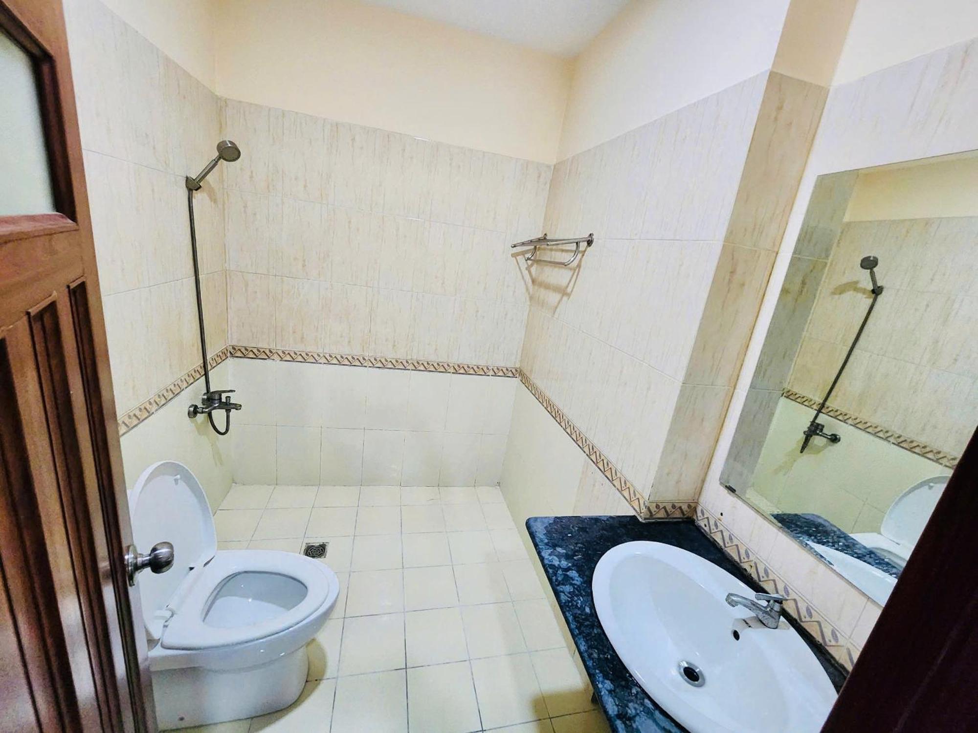 Khach San Sao Mai Hotel Ho Chi Minh City Exterior photo