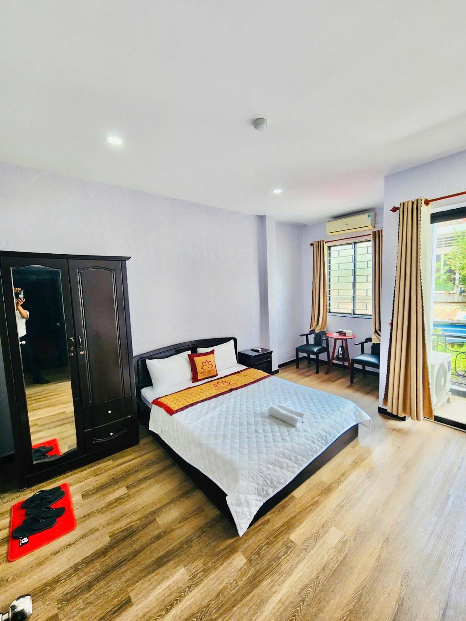 Khach San Sao Mai Hotel Ho Chi Minh City Exterior photo
