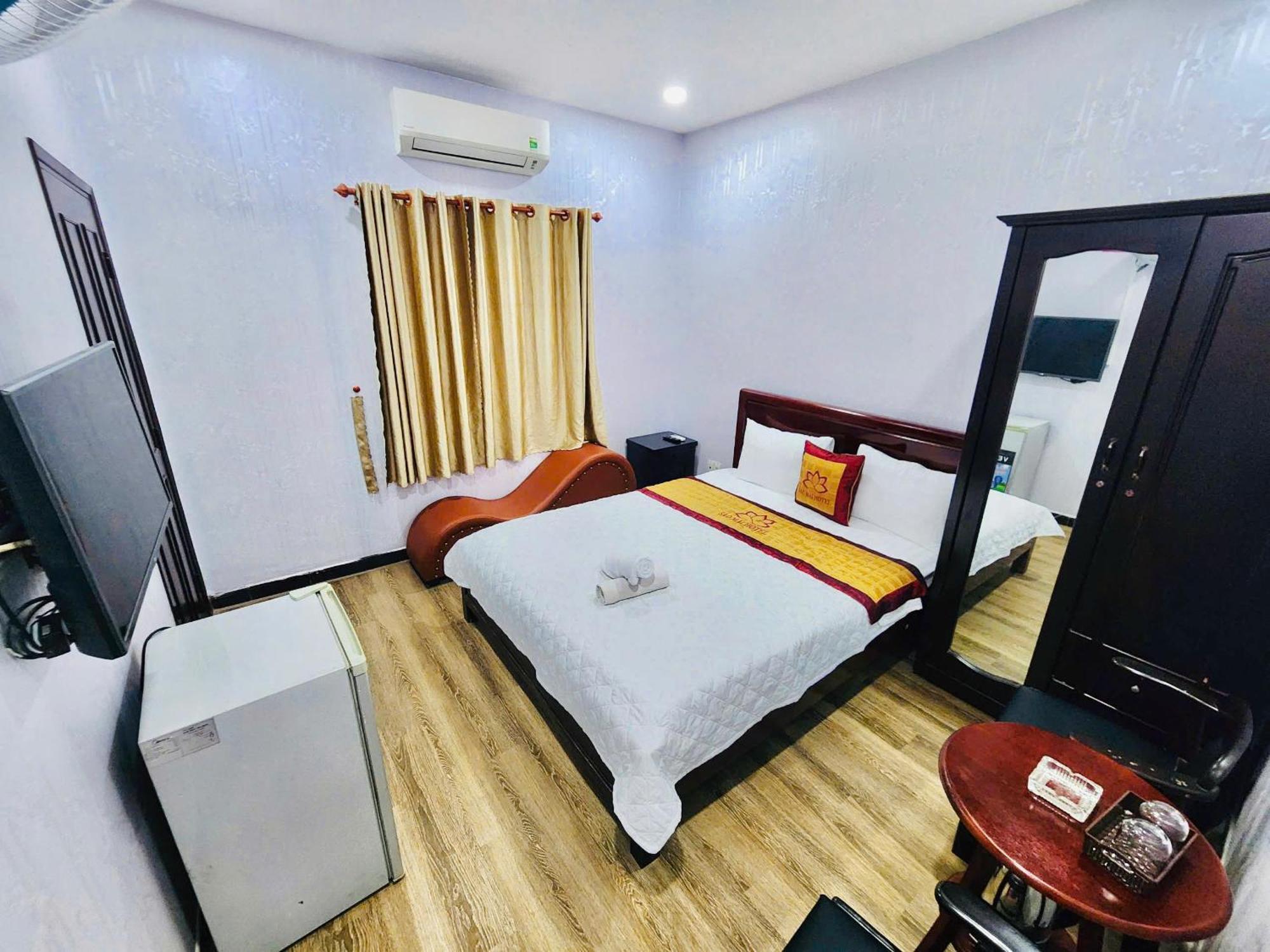Khach San Sao Mai Hotel Ho Chi Minh City Exterior photo